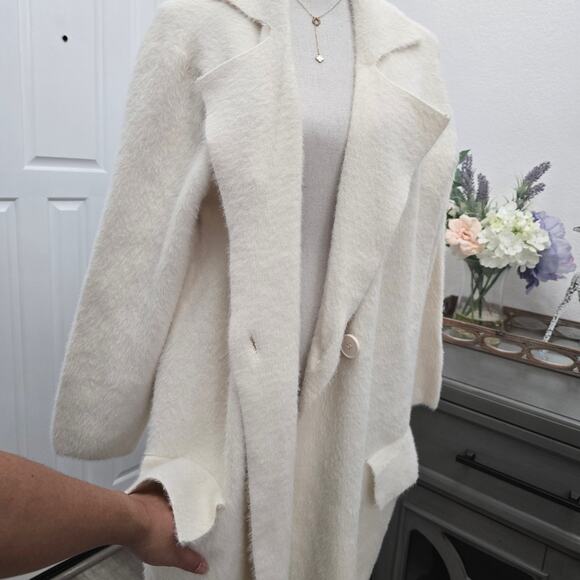 Women's Cream Soft Fuzzy Coatigan Cardigan Jacket S/M Cozy Minimalist Oversize - Picture 3 of 10